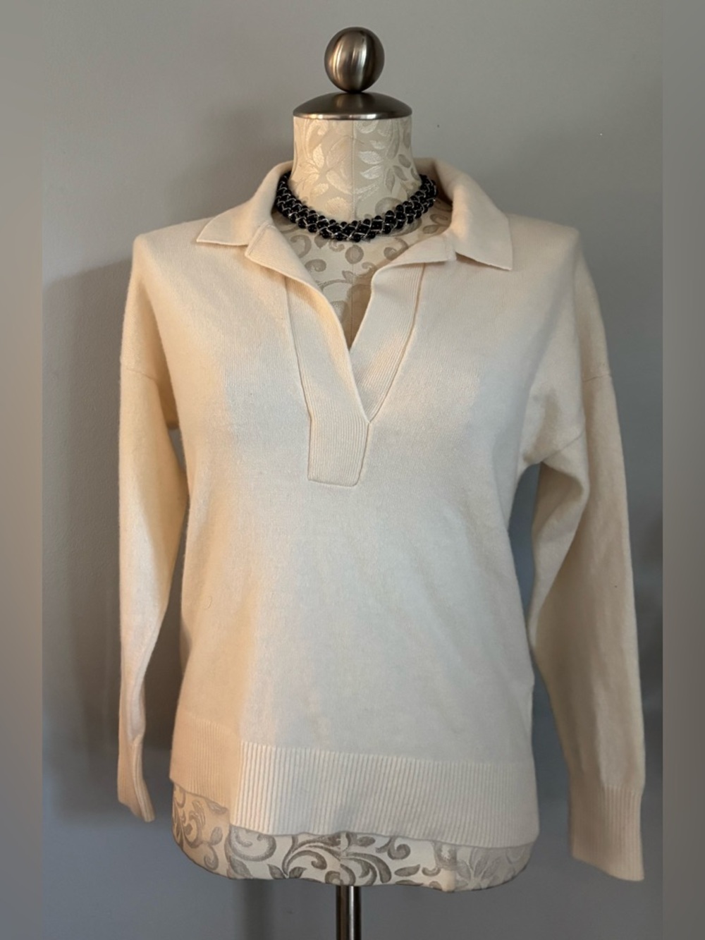 Quince 100% Cashmere sweater Cream Polo V-Neck Sweater Size Medium
